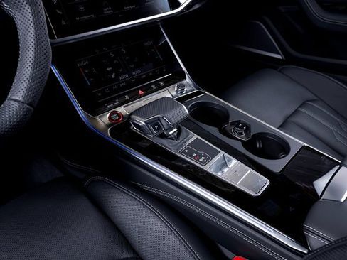 Used 2025 Audi RS 6 performance image 33