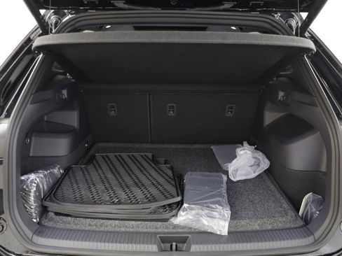 New 2026 Volkswagen Tiguan SEL R-Line AWD/4WD image 20