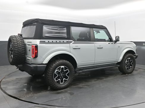 Used 2021 Ford Bronco Outer Banks image 9