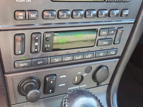 Used 2005 Ford Thunderbird RWD image 21