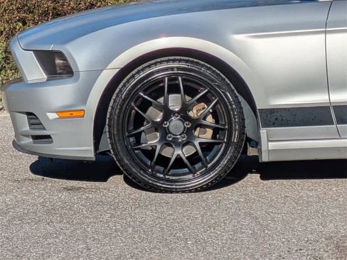 Used 2014 Ford Mustang V6 image 10