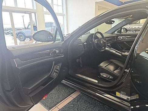 Used 2010 Porsche Panamera Turbo AWD/4WD image 10