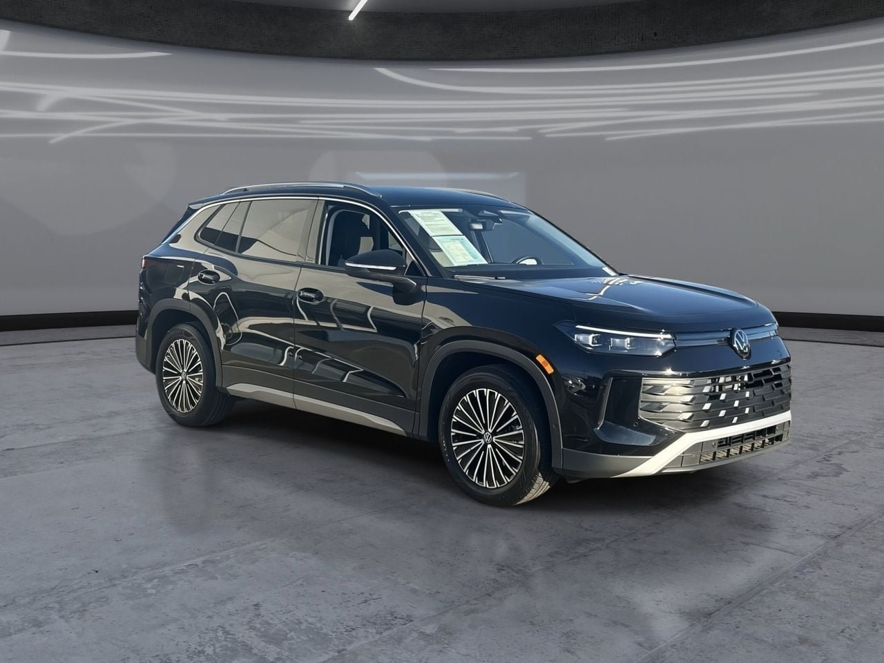Certified 2026 Volkswagen Tiguan S FWD image 2