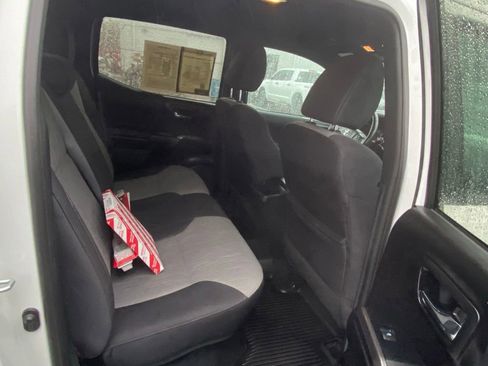 Used 2021 Toyota Tacoma TRD Sport image 16