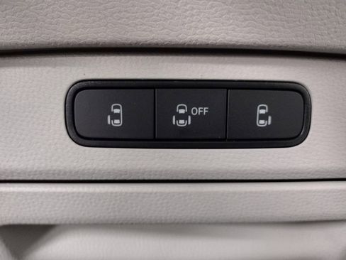 New 2025 Volkswagen ID. Buzz Pro S Plus image 35