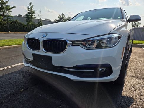 Used 2018 BMW 330i xDrive Sedan AWD/4WD image 3