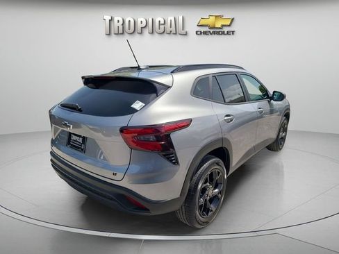 New 2026 Chevrolet Trax LT w/ Midnight Edition FWD image 7