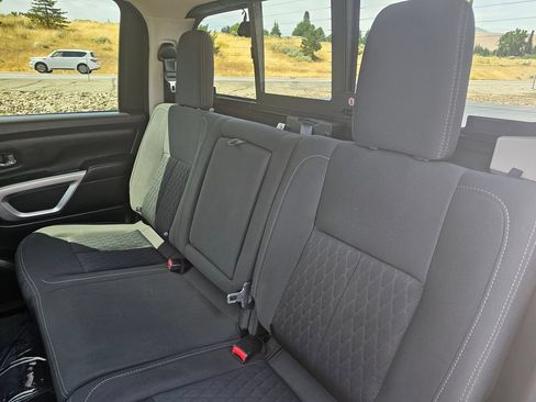 Used 2017 Nissan Titan SV AWD/4WD image 24