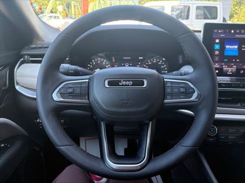 Certified 2025 Jeep Compass Limited AWD/4WD image 15