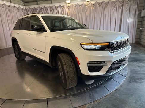 Used 2024 Jeep Grand Cherokee Limited 4xe AWD/4WD image 3