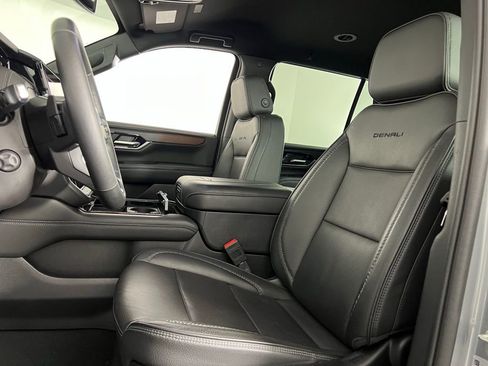 Used 2025 GMC Yukon Denali image 23