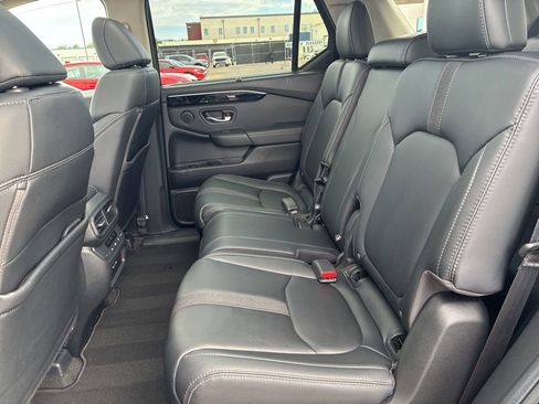 Certified 2024 Honda Pilot Touring image 11