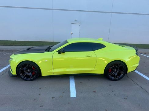 Used 2020 Chevrolet Camaro SS image 2