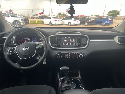 Used 2020 Kia Sorento L FWD image 18