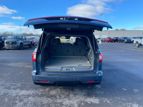 Used 2018 Lincoln Navigator Reserve w/ Technology Package image 11