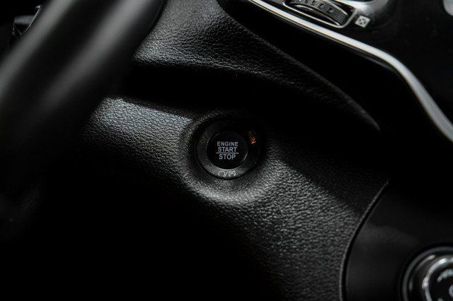 Used 2019 Jeep Cherokee Limited AWD/4WD image 19