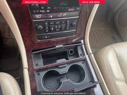 Used 2014 Cadillac Escalade Luxury image 17