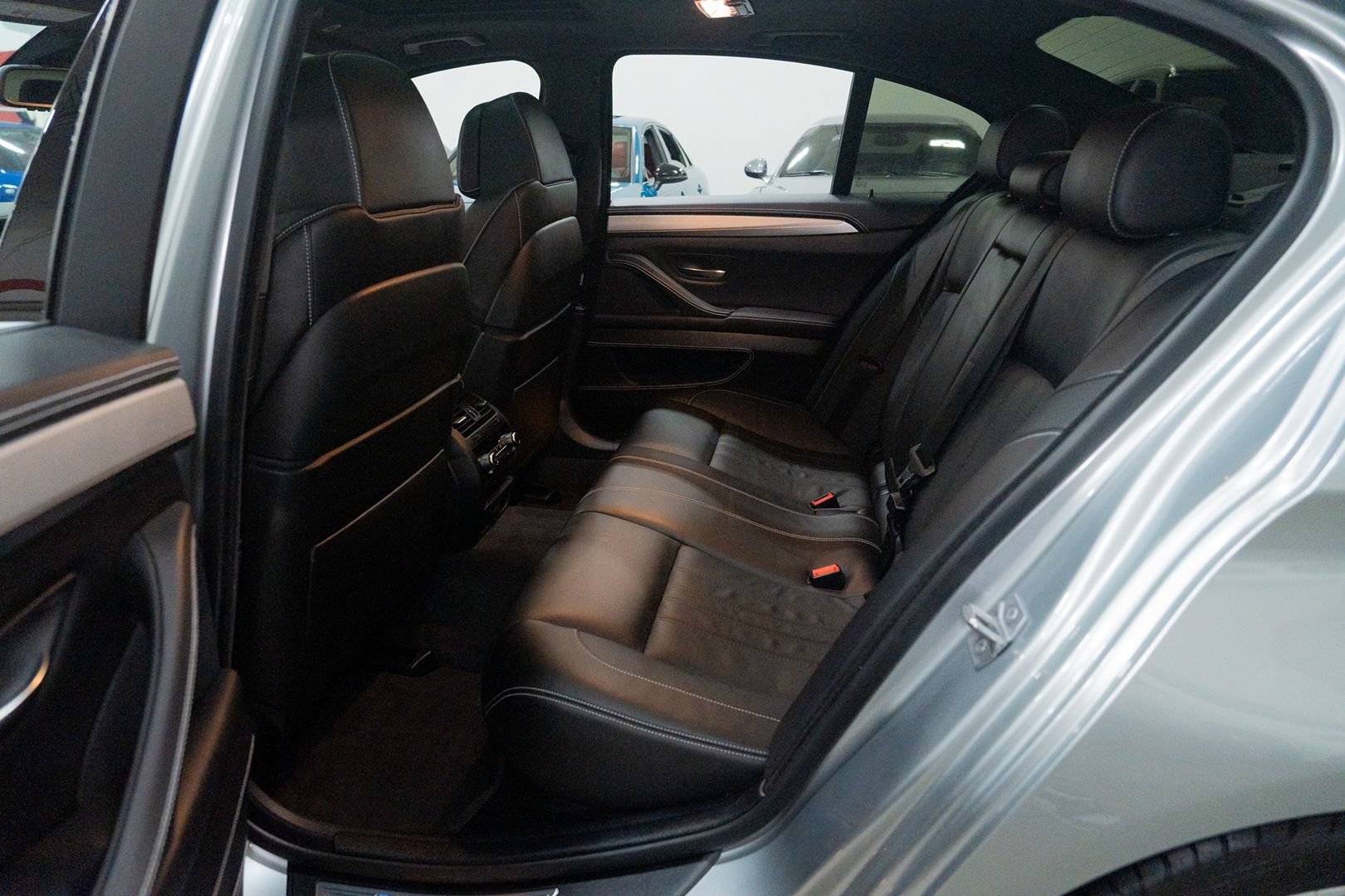 Used 2016 BMW M5 RWD image 27