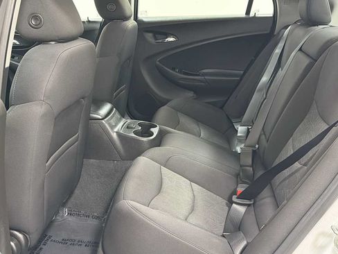 Used 2018 Chevrolet Volt LT w/ Comfort Package FWD image 24