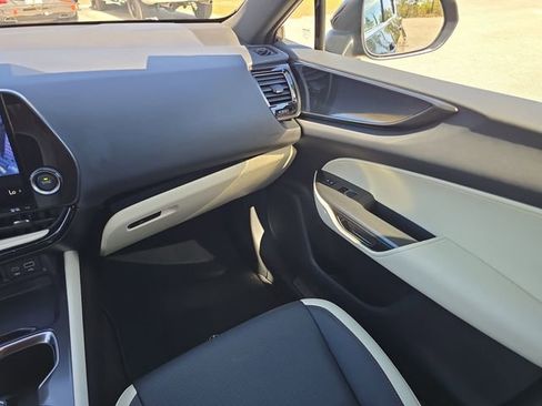 Used 2024 Lexus NX 250 FWD w/ Cold Area Package image 12