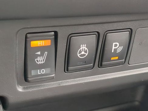 Certified 2024 Nissan Frontier 2WD Crew Cab image 23