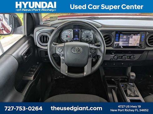 Used 2017 Toyota Tacoma TRD Sport w/ Tow Package RWD image 18