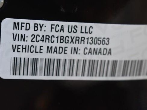 Used 2024 Chrysler Pacifica Touring-L FWD image 41