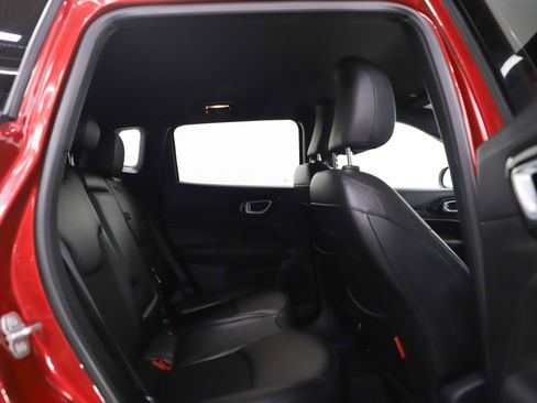 Used 2025 Jeep Compass Trailhawk AWD/4WD image 13