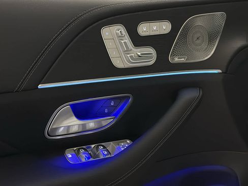 New 2026 Mercedes-Benz GLS 580 4MATIC image 15