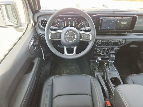 Certified 2025 Jeep Wrangler Unlimited Sahara AWD/4WD image 10