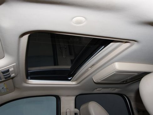 Used 2007 Cadillac Escalade AWD w/ Climate Package image 17