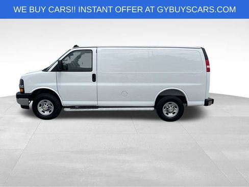 Used 2025 Chevrolet Express 2500 w/ Driver Convenience Package RWD image 3