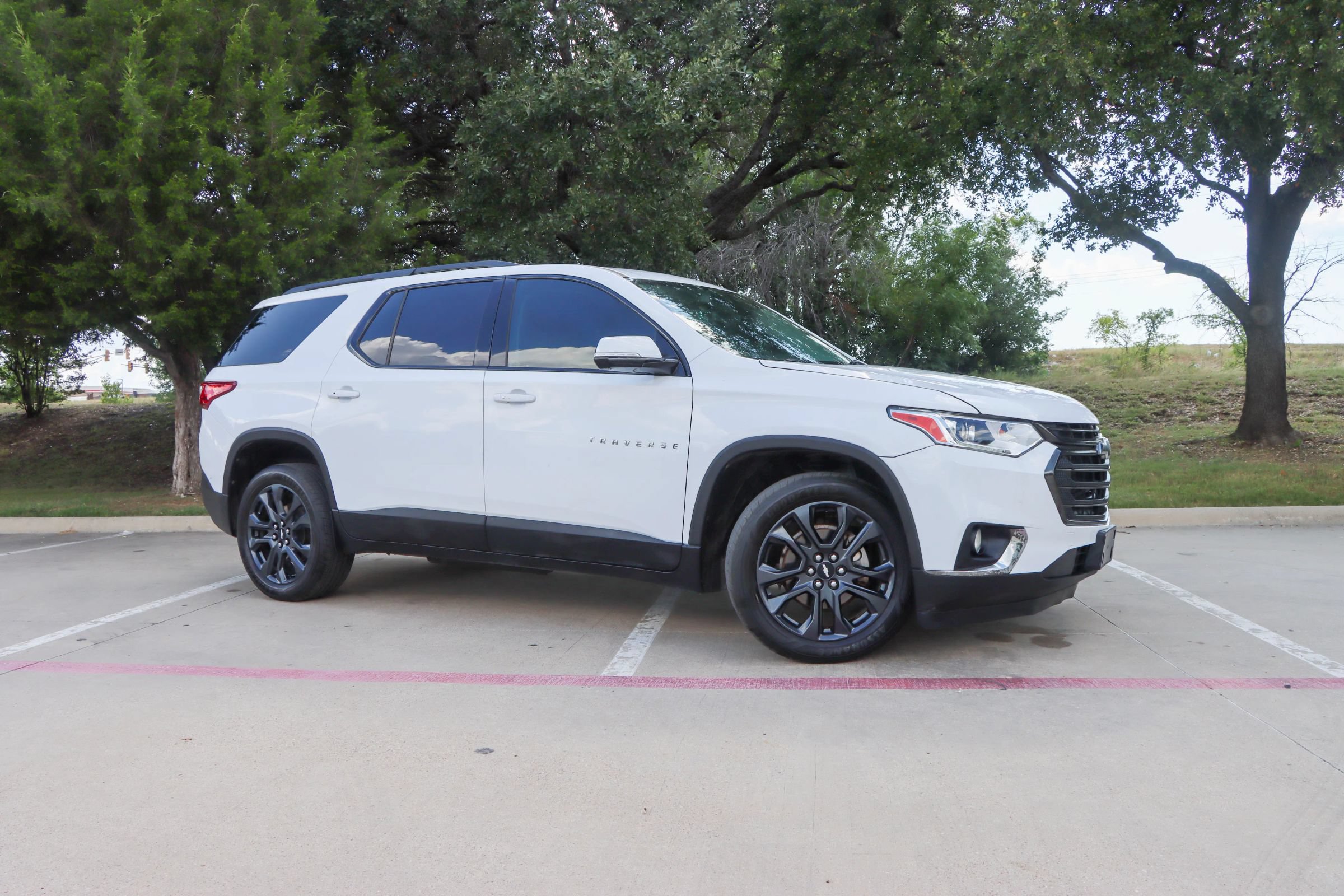 Used 2020 Chevrolet Traverse RS w/ LPO, Floor Liner Package FWD image 1