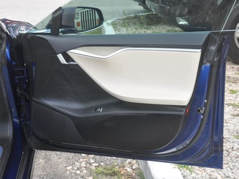 Used 2017 Tesla Model S 75 RWD image 37