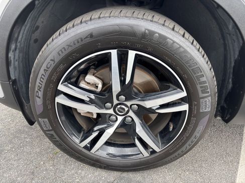 Used 2024 Volvo XC40 B5 Core AWD/4WD image 31