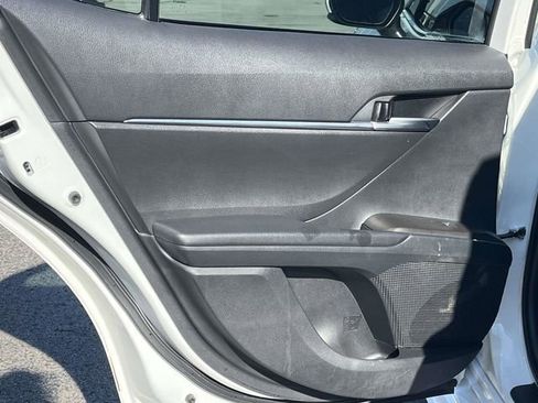 Used 2024 Toyota Camry SE image 16