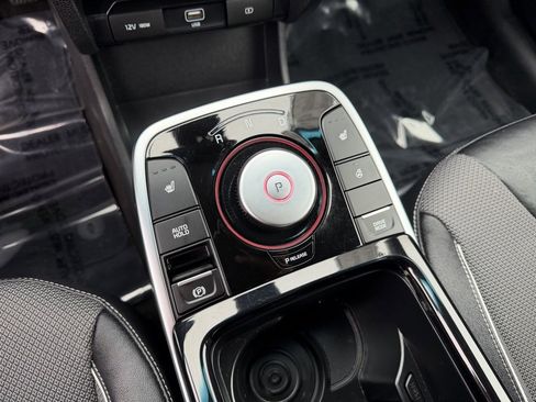 Used 2022 Kia Niro EX w/ Cold Weather Package image 28