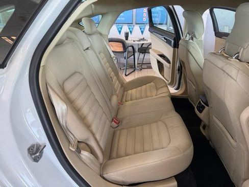 Used 2014 Ford Fusion SE FWD image 23