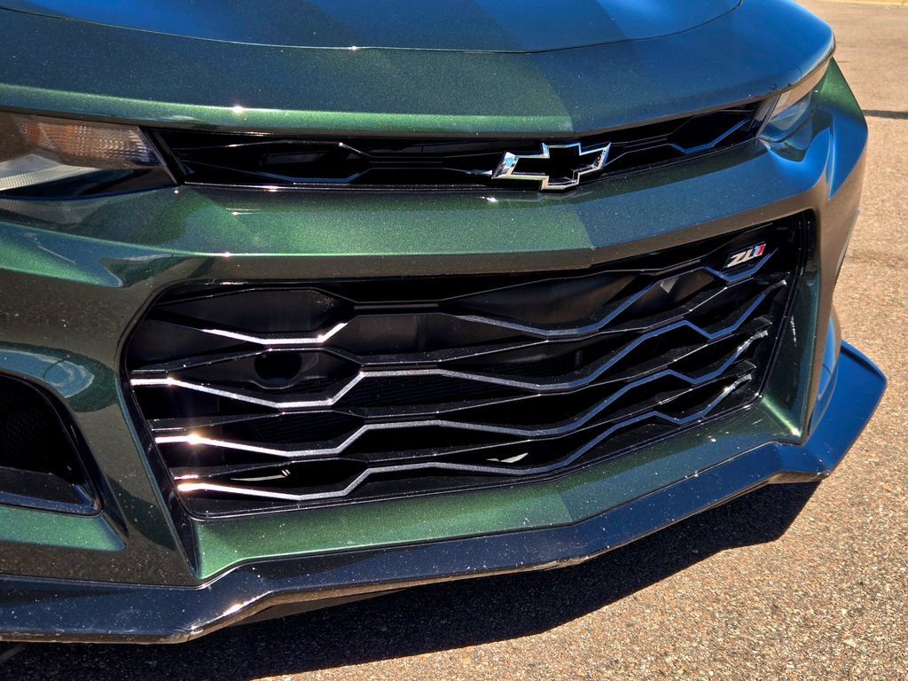 Used 2020 Chevrolet Camaro ZL1 RWD image 19