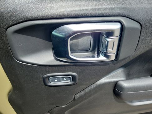 New 2025 Jeep Gladiator Sport image 16