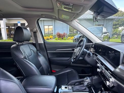 Used 2025 Kia Telluride S AWD/4WD image 11