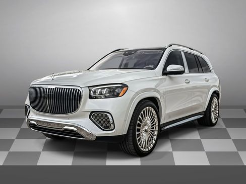 Used 2025 Mercedes-Benz Maybach GLS 600 4MATIC image 3