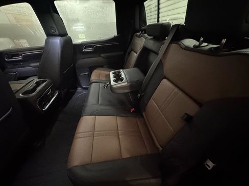 Used 2025 Chevrolet Silverado 1500 High Country image 14