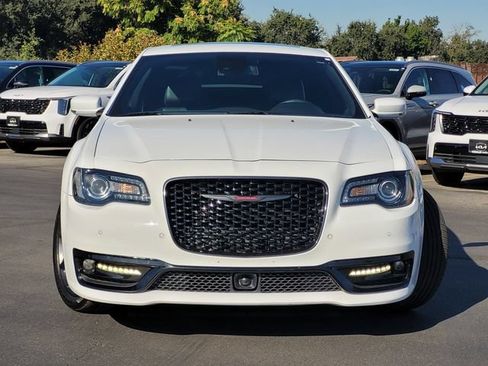 Used 2023 Chrysler 300 S w/ Comfort Group RWD image 3