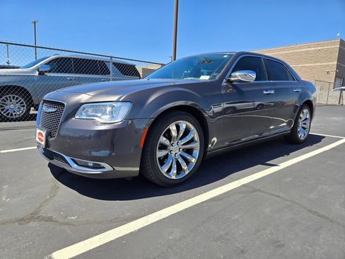 Used 2020 Chrysler 300 Limited RWD image 2