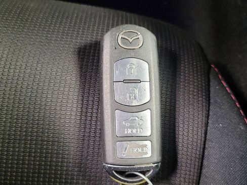 Used 2016 MAZDA MX-5 Miata Club image 32