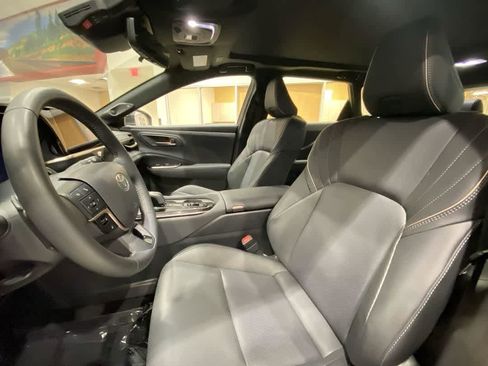 Certified 2025 Toyota Crown Signia Limited image 14