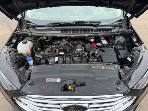 Used 2019 Ford Edge Titanium AWD/4WD image 24