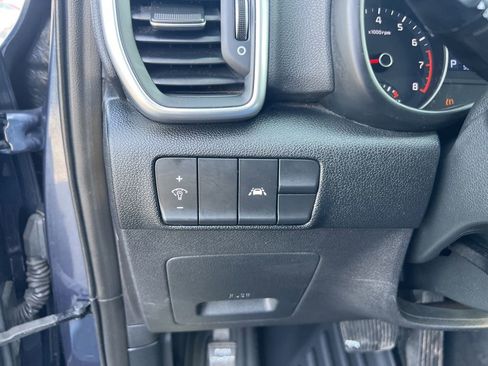 Used 2020 Kia Sportage LX image 16