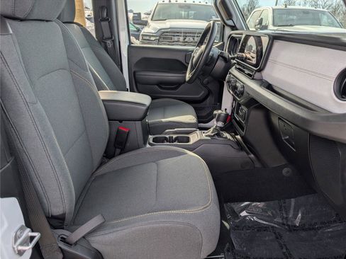 Used 2024 Jeep Wrangler Sport image 11